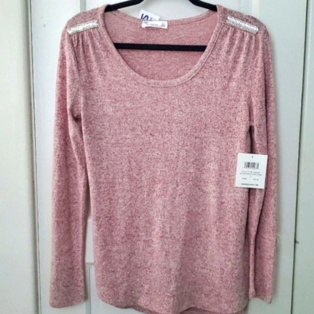 NWT Woman's 89th and Madison Mauve sweater with embellishments